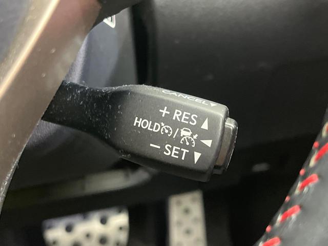 ＲＸ ＲＸ２００ｔ　Ｆスポーツ　サンルーフ　ターボ　１２．３インチナビ　衝突軽減装置　禁煙車　レーダークルーズコントロール　全周囲カメラ　ＥＴＣ２．０　Ｂｌｕｅｔｏｏｔｈ　フルセグ　シートヒーター　シートエアコン　パワーバックドア（6枚目）