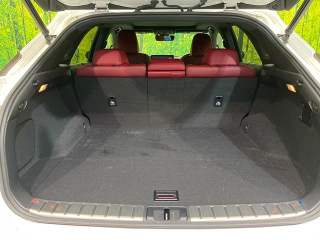 ＲＸ ＲＸ２００ｔ　Ｆスポーツ　サンルーフ　ターボ　１２．３インチナビ　衝突軽減装置　禁煙車　レーダークルーズコントロール　全周囲カメラ　ＥＴＣ２．０　Ｂｌｕｅｔｏｏｔｈ　フルセグ　シートヒーター　シートエアコン　パワーバックドア（10枚目）