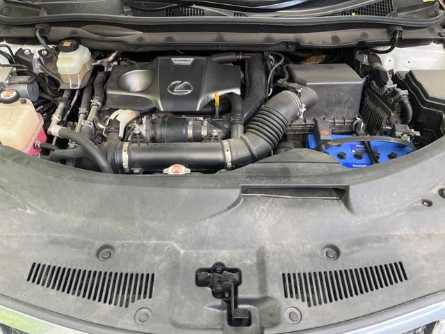 ＲＸ ＲＸ２００ｔ　Ｆスポーツ　サンルーフ　ターボ　１２．３インチナビ　衝突軽減装置　禁煙車　レーダークルーズコントロール　全周囲カメラ　ＥＴＣ２．０　Ｂｌｕｅｔｏｏｔｈ　フルセグ　シートヒーター　シートエアコン　パワーバックドア（18枚目）