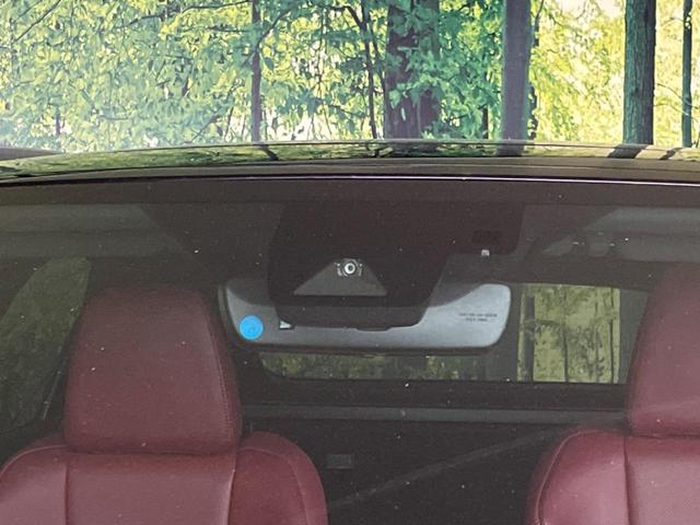 ＲＸ ＲＸ２００ｔ　Ｆスポーツ　サンルーフ　ターボ　１２．３インチナビ　衝突軽減装置　禁煙車　レーダークルーズコントロール　全周囲カメラ　ＥＴＣ２．０　Ｂｌｕｅｔｏｏｔｈ　フルセグ　シートヒーター　シートエアコン　パワーバックドア（21枚目）