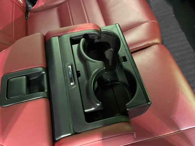 ＲＸ ＲＸ２００ｔ　Ｆスポーツ　サンルーフ　ターボ　１２．３インチナビ　衝突軽減装置　禁煙車　レーダークルーズコントロール　全周囲カメラ　ＥＴＣ２．０　Ｂｌｕｅｔｏｏｔｈ　フルセグ　シートヒーター　シートエアコン　パワーバックドア（39枚目）