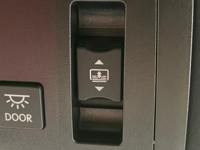 ＲＸ ＲＸ２００ｔ　Ｆスポーツ　サンルーフ　ターボ　１２．３インチナビ　衝突軽減装置　禁煙車　レーダークルーズコントロール　全周囲カメラ　ＥＴＣ２．０　Ｂｌｕｅｔｏｏｔｈ　フルセグ　シートヒーター　シートエアコン　パワーバックドア（65枚目）