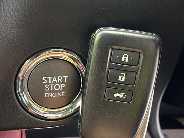 ＲＸ ＲＸ２００ｔ　Ｆスポーツ　サンルーフ　ターボ　１２．３インチナビ　衝突軽減装置　禁煙車　レーダークルーズコントロール　全周囲カメラ　ＥＴＣ２．０　Ｂｌｕｅｔｏｏｔｈ　フルセグ　シートヒーター　シートエアコン　パワーバックドア（72枚目）