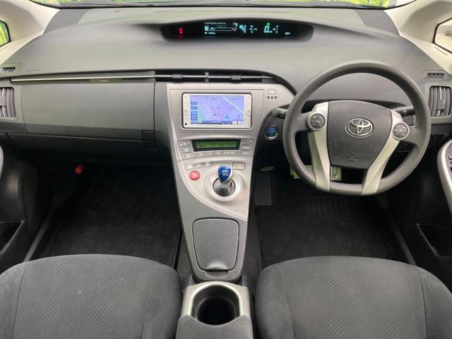 プリウス Ｓ　禁煙車　純正ナビ　バックカメラ　ＥＴＣ　Ｂｌｕｅｔｏｏｔｈ　スマートキー　ＨＩＤヘッドライト　オートライト　オートエアコン　純正１５インチアルミホイール　フォグライト　ＣＤ／ＤＶＤ再生　地デジ（2枚目）