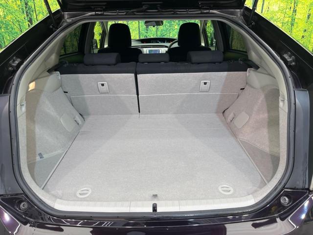 プリウス Ｓ　禁煙車　純正ナビ　バックカメラ　ＥＴＣ　Ｂｌｕｅｔｏｏｔｈ　スマートキー　ＨＩＤヘッドライト　オートライト　オートエアコン　純正１５インチアルミホイール　フォグライト　ＣＤ／ＤＶＤ再生　地デジ（10枚目）