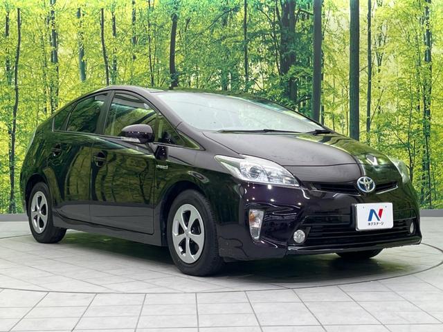 プリウス Ｓ　禁煙車　純正ナビ　バックカメラ　ＥＴＣ　Ｂｌｕｅｔｏｏｔｈ　スマートキー　ＨＩＤヘッドライト　オートライト　オートエアコン　純正１５インチアルミホイール　フォグライト　ＣＤ／ＤＶＤ再生　地デジ（16枚目）