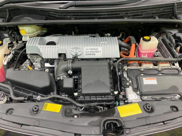 プリウス Ｓ　禁煙車　純正ナビ　バックカメラ　ＥＴＣ　Ｂｌｕｅｔｏｏｔｈ　スマートキー　ＨＩＤヘッドライト　オートライト　オートエアコン　純正１５インチアルミホイール　フォグライト　ＣＤ／ＤＶＤ再生　地デジ（18枚目）