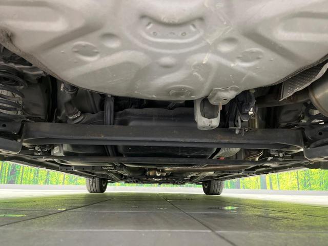 プリウス Ｓ　禁煙車　純正ナビ　バックカメラ　ＥＴＣ　Ｂｌｕｅｔｏｏｔｈ　スマートキー　ＨＩＤヘッドライト　オートライト　オートエアコン　純正１５インチアルミホイール　フォグライト　ＣＤ／ＤＶＤ再生　地デジ（19枚目）