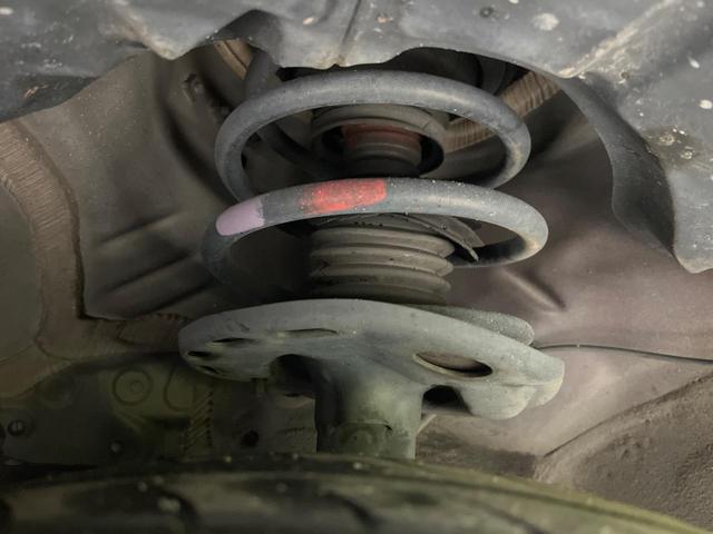 プリウス Ｓ　禁煙車　純正ナビ　バックカメラ　ＥＴＣ　Ｂｌｕｅｔｏｏｔｈ　スマートキー　ＨＩＤヘッドライト　オートライト　オートエアコン　純正１５インチアルミホイール　フォグライト　ＣＤ／ＤＶＤ再生　地デジ（20枚目）