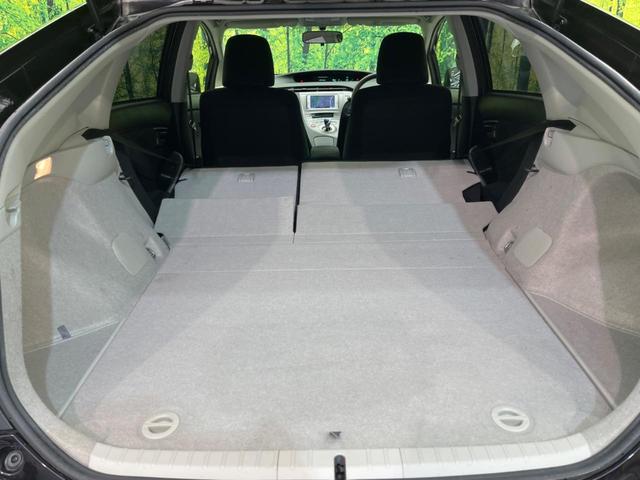 プリウス Ｓ　禁煙車　純正ナビ　バックカメラ　ＥＴＣ　Ｂｌｕｅｔｏｏｔｈ　スマートキー　ＨＩＤヘッドライト　オートライト　オートエアコン　純正１５インチアルミホイール　フォグライト　ＣＤ／ＤＶＤ再生　地デジ（24枚目）