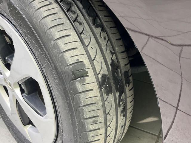 プリウス Ｓ　禁煙車　純正ナビ　バックカメラ　ＥＴＣ　Ｂｌｕｅｔｏｏｔｈ　スマートキー　ＨＩＤヘッドライト　オートライト　オートエアコン　純正１５インチアルミホイール　フォグライト　ＣＤ／ＤＶＤ再生　地デジ（31枚目）