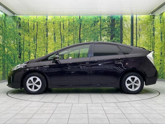 プリウス Ｓ　禁煙車　純正ナビ　バックカメラ　ＥＴＣ　Ｂｌｕｅｔｏｏｔｈ　スマートキー　ＨＩＤヘッドライト　オートライト　オートエアコン　純正１５インチアルミホイール　フォグライト　ＣＤ／ＤＶＤ再生　地デジ（34枚目）