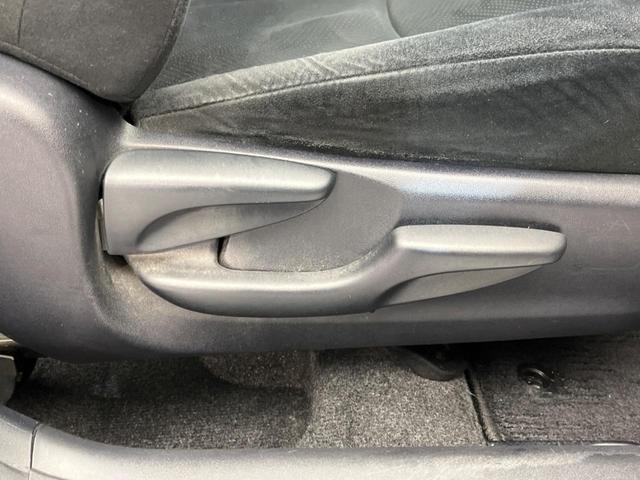 プリウス Ｓ　禁煙車　純正ナビ　バックカメラ　ＥＴＣ　Ｂｌｕｅｔｏｏｔｈ　スマートキー　ＨＩＤヘッドライト　オートライト　オートエアコン　純正１５インチアルミホイール　フォグライト　ＣＤ／ＤＶＤ再生　地デジ（39枚目）