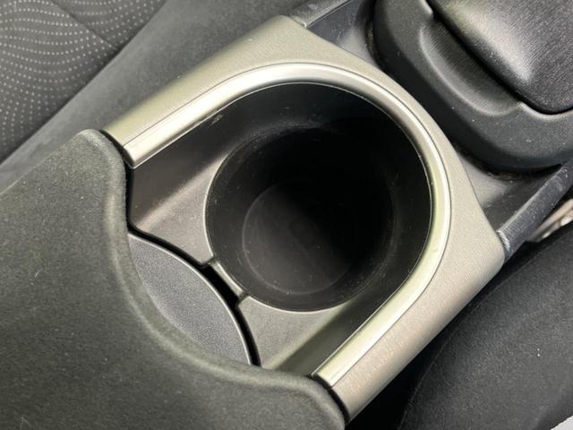 プリウス Ｓ　禁煙車　純正ナビ　バックカメラ　ＥＴＣ　Ｂｌｕｅｔｏｏｔｈ　スマートキー　ＨＩＤヘッドライト　オートライト　オートエアコン　純正１５インチアルミホイール　フォグライト　ＣＤ／ＤＶＤ再生　地デジ（56枚目）