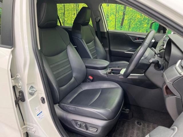 ＲＡＶ４ Ｇ　Ｚパッケージ　純正９インチＳＤナビ　バックカメラ　衝突警報装置　レーダークルーズコントロール　禁煙車　パワーバックドア　合皮シート　シートヒーター　ドライブレコーダー　コーナーセンサー　レーンキープ（8枚目）