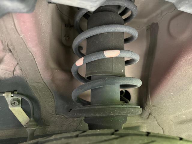 ハスラー Ｇ　衝突軽減装置　禁煙車　ＳＤナビ　フルセグ　スマートキー　シートヒーター　オートエアコン　純正１５インチアルミホイール　ＣＤ／ＤＶＤ再生　盗難防止装置　プライバシーガラス　アイドリングストップ（20枚目）