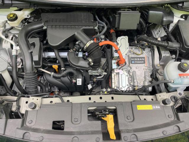 ノート Ｓ　衝突軽減装置　禁煙車　ＳＤナビ　バックカメラ　ＥＴＣ　Ｂｌｕｅｔｏｏｔｈ　スマートキー　レーンアシスト　コーナーセンサー　オートマチックハイビーム　オートライト　オートエアコン　ステアリングスイッチ（18枚目）