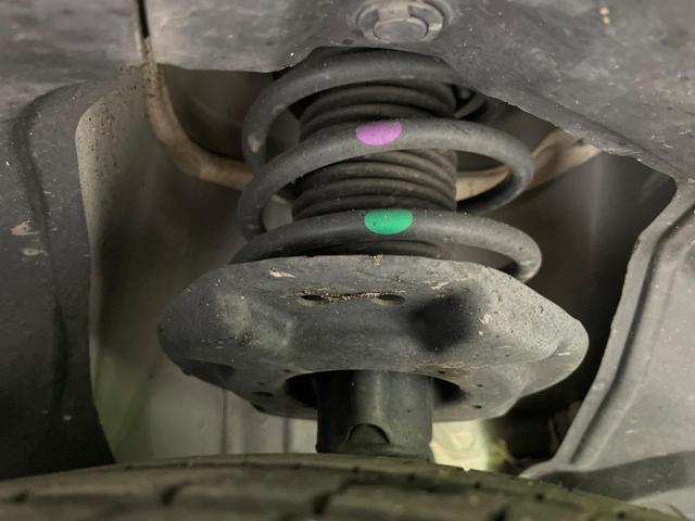 ノート Ｓ　衝突軽減装置　禁煙車　ＳＤナビ　バックカメラ　ＥＴＣ　Ｂｌｕｅｔｏｏｔｈ　スマートキー　レーンアシスト　コーナーセンサー　オートマチックハイビーム　オートライト　オートエアコン　ステアリングスイッチ（20枚目）