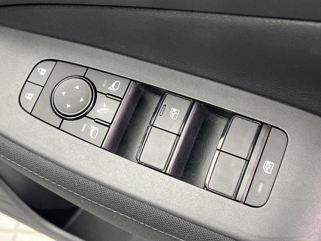 ノート Ｓ　衝突軽減装置　禁煙車　ＳＤナビ　バックカメラ　ＥＴＣ　Ｂｌｕｅｔｏｏｔｈ　スマートキー　レーンアシスト　コーナーセンサー　オートマチックハイビーム　オートライト　オートエアコン　ステアリングスイッチ（37枚目）