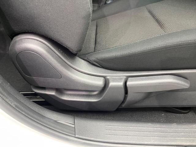 ノート Ｓ　衝突軽減装置　禁煙車　ＳＤナビ　バックカメラ　ＥＴＣ　Ｂｌｕｅｔｏｏｔｈ　スマートキー　レーンアシスト　コーナーセンサー　オートマチックハイビーム　オートライト　オートエアコン　ステアリングスイッチ（38枚目）