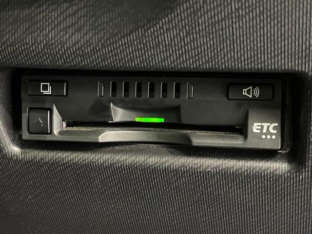 アクア Ｓ　衝突軽減装置　禁煙車　純正ナビ　バックカメラ　ＥＴＣ　Ｂｌｕｅｔｏｏｔｈ　フルセグ　スマートキー　シートヒーター　レーンアシスト　オートマチックハイビーム　オートライト　ステアリングスイッチ（5枚目）