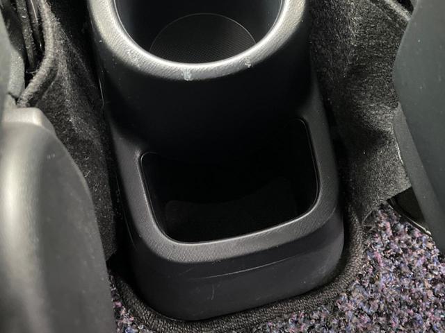 アクア Ｓ　衝突軽減装置　禁煙車　純正ナビ　バックカメラ　ＥＴＣ　Ｂｌｕｅｔｏｏｔｈ　フルセグ　スマートキー　シートヒーター　レーンアシスト　オートマチックハイビーム　オートライト　ステアリングスイッチ（41枚目）