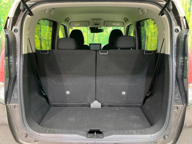 ���i�̂���������ʋ΁A���}���ɏ\���ȉ׎��X�y�[�X���m�ۂ��Ă���܂��B�Z�J���h�V�[�g��|���ƁA�傫�ȉו��̐ύڂ��\�ł���