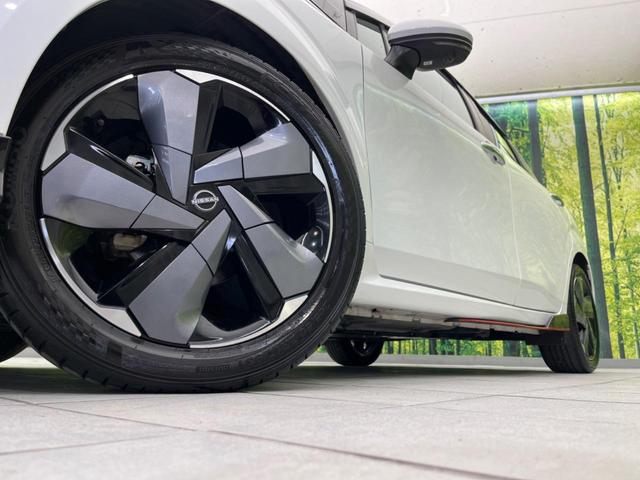 �y�����P�V�C���`�A���~�z�C�[���z�O�ςɃ}�b�`���������A���~�z�C�[���𑕒����Ă���܂��B�e��ЊO�A���~�z�C�[����A�X�^�b�h���X�^�C�����戵�����Ă���܂��B���񂲑��k����������