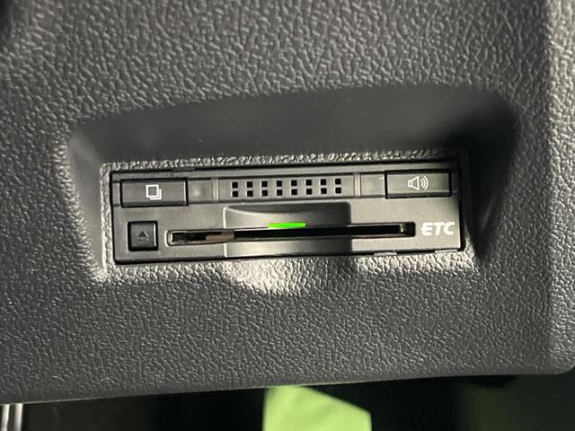 プリウス Ｓツーリングセレクション　衝突軽減装置　レーダークルーズ　純正ＳＤナビ　バックカメラ　禁煙車　ＥＴＣ　Ｂｌｕｅｔｏｏｔｈ再生　ドライブレコーダー　ＬＥＤヘッドライト　オートマチックハイビーム（7枚目）