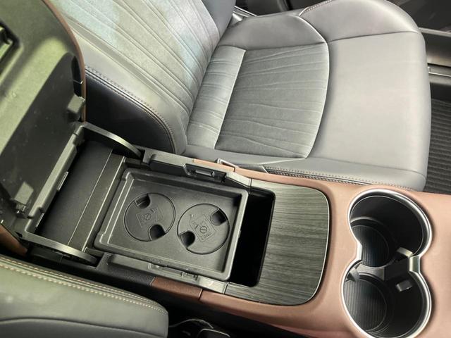 ハリアーハイブリッド Ｚ　ガラスルーフ　全周囲カメラ　ＪＢＬサウンド　衝突被害軽減システム　レーダークルーズ　禁煙車　電動リアゲート　ハーフレザーシート　パワーシート　ドラレコ　コーナーセンサー　スマートキー　ＬＥＤヘッド（68枚目）