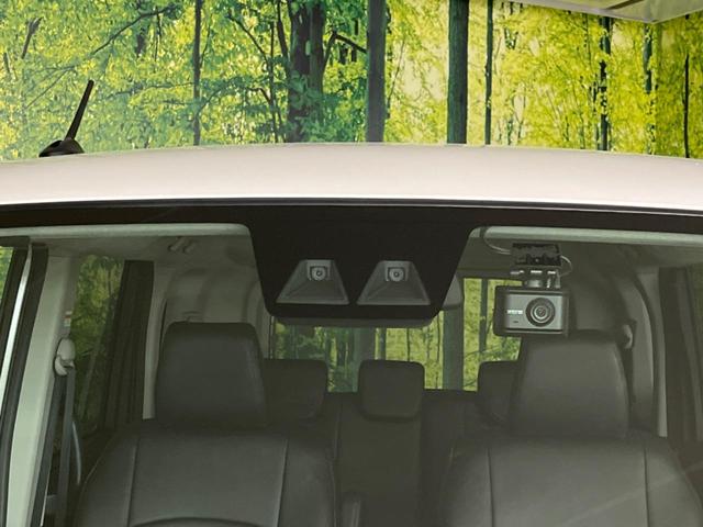 ルーミー カスタムＧ　両側電動スライドドア　全周囲カメラ　衝突警報装置　レーダークルーズコントロール　禁煙車　シートヒーター　ドライブレコーダー　コーナーセンサー　レーンキープ　スマートキー　ＬＥＤヘッドライト（6枚目）