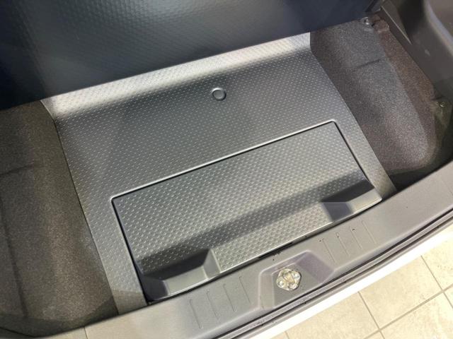 ルーミー カスタムＧ　両側電動スライドドア　全周囲カメラ　衝突警報装置　レーダークルーズコントロール　禁煙車　シートヒーター　ドライブレコーダー　コーナーセンサー　レーンキープ　スマートキー　ＬＥＤヘッドライト（24枚目）