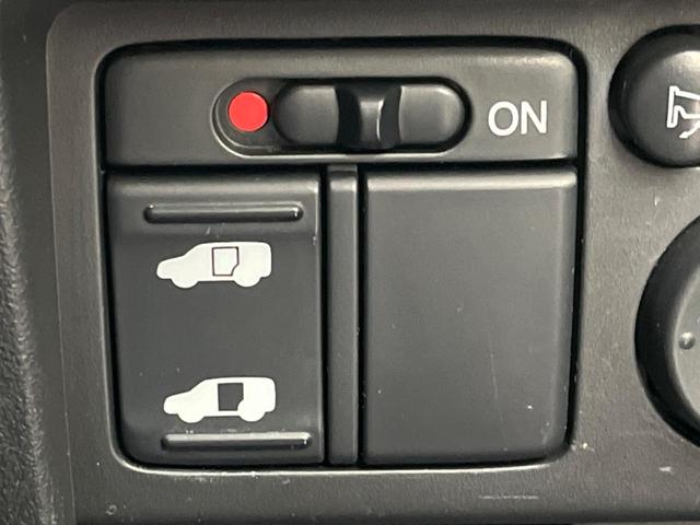 フリード GH 電動スライドドア SDナビ バックカメラ 禁煙車 スマートキー HIDヘッド ETC オートエアコン CD DVD再生 フルセグ(3枚目)