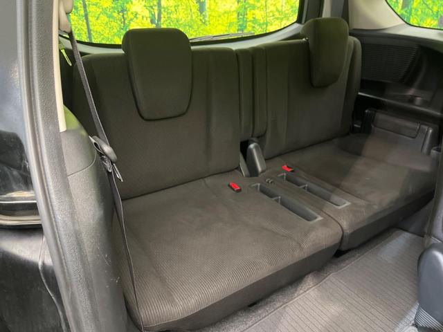 フリード GH 電動スライドドア SDナビ バックカメラ 禁煙車 スマートキー HIDヘッド ETC オートエアコン CD DVD再生 フルセグ(9枚目)