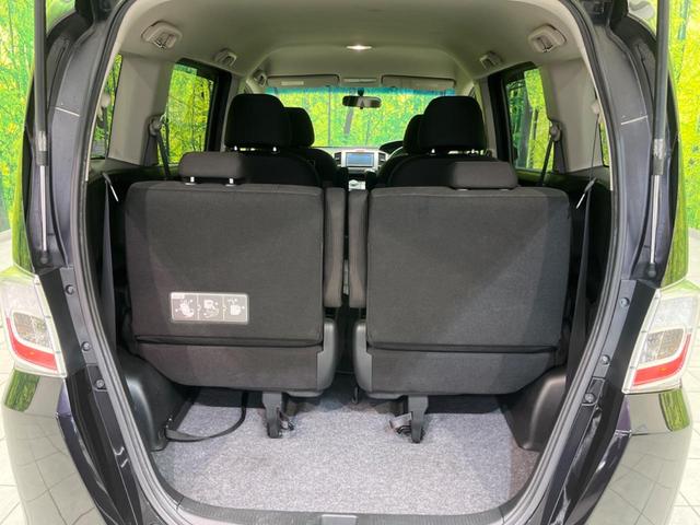 フリード GH 電動スライドドア SDナビ バックカメラ 禁煙車 スマートキー HIDヘッド ETC オートエアコン CD DVD再生 フルセグ(10枚目)