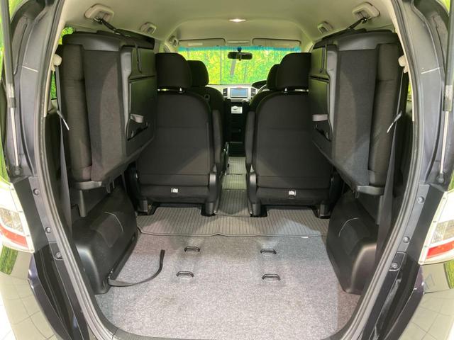 フリード GH 電動スライドドア SDナビ バックカメラ 禁煙車 スマートキー HIDヘッド ETC オートエアコン CD DVD再生 フルセグ(33枚目)