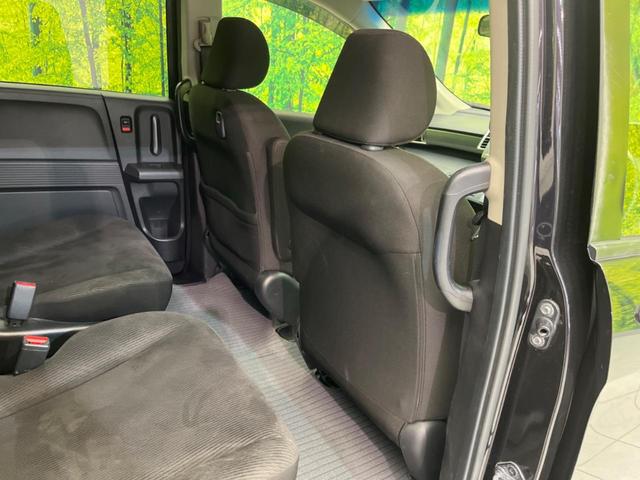 フリード GH 電動スライドドア SDナビ バックカメラ 禁煙車 スマートキー HIDヘッド ETC オートエアコン CD DVD再生 フルセグ(35枚目)