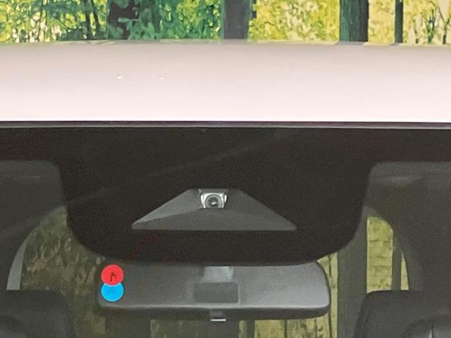 ステップワゴン ｅ：ＨＥＶスパーダ　両側電動スライドドア　衝突軽減装置　禁煙車　純正１１インチナビ　レーダークルーズ　バックカメラ　ＥＴＣ　Ｂｌｕｅｔｏｏｔｈ　シートヒーター　ハーフレザーシート　ＬＥＤヘッドライト　レーンキープアシスト（4枚目）