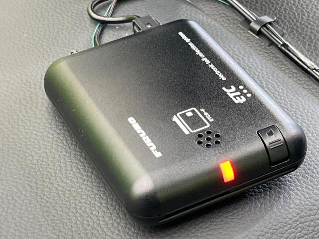 ステップワゴン ｅ：ＨＥＶスパーダ　両側電動スライドドア　衝突軽減装置　禁煙車　純正１１インチナビ　レーダークルーズ　バックカメラ　ＥＴＣ　Ｂｌｕｅｔｏｏｔｈ　シートヒーター　ハーフレザーシート　ＬＥＤヘッドライト　レーンキープアシスト（7枚目）