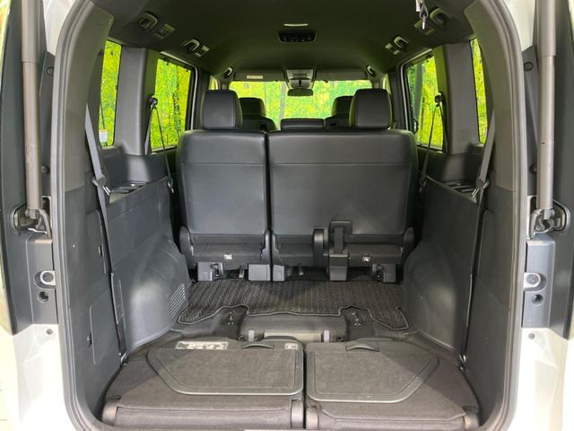 ステップワゴン ｅ：ＨＥＶスパーダ　両側電動スライドドア　衝突軽減装置　禁煙車　純正１１インチナビ　レーダークルーズ　バックカメラ　ＥＴＣ　Ｂｌｕｅｔｏｏｔｈ　シートヒーター　ハーフレザーシート　ＬＥＤヘッドライト　レーンキープアシスト（11枚目）