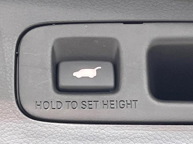 ステップワゴン ｅ：ＨＥＶスパーダ　両側電動スライドドア　衝突軽減装置　禁煙車　純正１１インチナビ　レーダークルーズ　バックカメラ　ＥＴＣ　Ｂｌｕｅｔｏｏｔｈ　シートヒーター　ハーフレザーシート　ＬＥＤヘッドライト　レーンキープアシスト（33枚目）