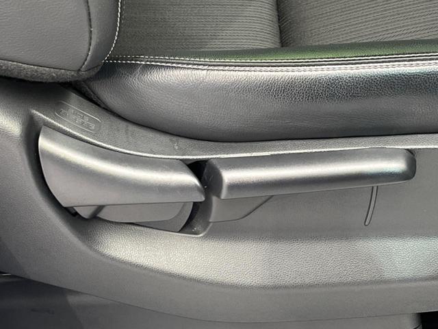 ステップワゴン ｅ：ＨＥＶスパーダ　両側電動スライドドア　衝突軽減装置　禁煙車　純正１１インチナビ　レーダークルーズ　バックカメラ　ＥＴＣ　Ｂｌｕｅｔｏｏｔｈ　シートヒーター　ハーフレザーシート　ＬＥＤヘッドライト　レーンキープアシスト（39枚目）