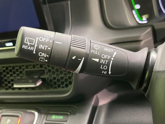 ステップワゴン ｅ：ＨＥＶスパーダ　両側電動スライドドア　衝突軽減装置　禁煙車　純正１１インチナビ　レーダークルーズ　バックカメラ　ＥＴＣ　Ｂｌｕｅｔｏｏｔｈ　シートヒーター　ハーフレザーシート　ＬＥＤヘッドライト　レーンキープアシスト（54枚目）