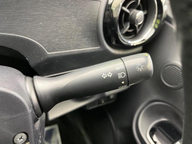 アクア Ｇ　衝突軽減装置　ナビ　バックカメラ　禁煙車　ドラレコ　スマートキー　レーンキープ　ＥＴＣ　オートマチックハイビーム　オートライト　オートエアコン　Ｂｌｕｅｔｏｏｔｈ再生　ＣＤ／ＤＶＤ再生　フルセグ（41枚目）