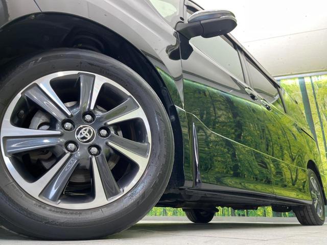 ヴォクシー ＺＳ　煌ＩＩ　後席モニター　両側電動スライドドア　衝突軽減装置　禁煙車　純正１０インチナビ　バックカメラ　ＥＴＣ　Ｂｌｕｅｔｏｏｔｈ　フルセグ　ＬＥＤヘッドライト　ＬＥＤフォグランプ　レーンアシスト（14枚目）
