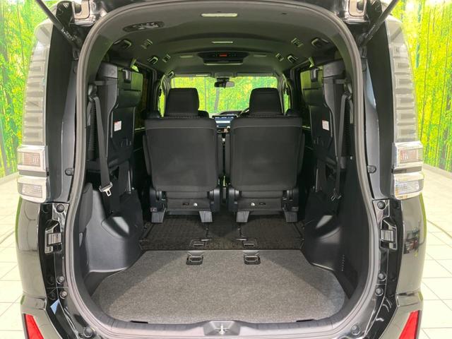 ヴォクシー ＺＳ　煌ＩＩ　後席モニター　両側電動スライドドア　衝突軽減装置　禁煙車　純正１０インチナビ　バックカメラ　ＥＴＣ　Ｂｌｕｅｔｏｏｔｈ　フルセグ　ＬＥＤヘッドライト　ＬＥＤフォグランプ　レーンアシスト（23枚目）