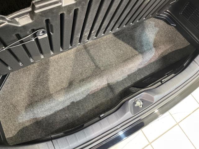 ヴォクシー ＺＳ　煌ＩＩ　後席モニター　両側電動スライドドア　衝突軽減装置　禁煙車　純正１０インチナビ　バックカメラ　ＥＴＣ　Ｂｌｕｅｔｏｏｔｈ　フルセグ　ＬＥＤヘッドライト　ＬＥＤフォグランプ　レーンアシスト（24枚目）