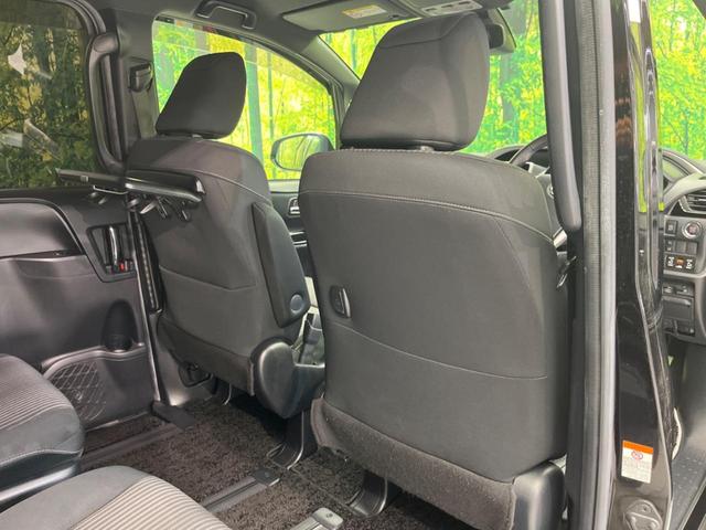 ヴォクシー ＺＳ　煌ＩＩ　後席モニター　両側電動スライドドア　衝突軽減装置　禁煙車　純正１０インチナビ　バックカメラ　ＥＴＣ　Ｂｌｕｅｔｏｏｔｈ　フルセグ　ＬＥＤヘッドライト　ＬＥＤフォグランプ　レーンアシスト（39枚目）