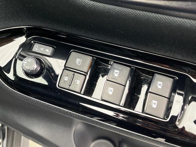 ヴォクシー ＺＳ　煌ＩＩ　後席モニター　両側電動スライドドア　衝突軽減装置　禁煙車　純正１０インチナビ　バックカメラ　ＥＴＣ　Ｂｌｕｅｔｏｏｔｈ　フルセグ　ＬＥＤヘッドライト　ＬＥＤフォグランプ　レーンアシスト（40枚目）