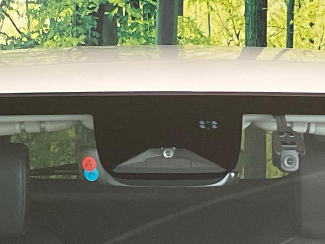 ヴェゼル ｅ：ＨＥＶ　Ｚ　純正９インチナビ　全周囲カメラ　衝突軽減装置　レーダークルーズ　禁煙車　ＬＥＤヘッドライト　ＥＴＣ　Ｂｌｕｅｔｏｏｔｈ再生　フルセグ　ドライブレコーダー　クリアランスソナー　オートマチックハイビーム（5枚目）